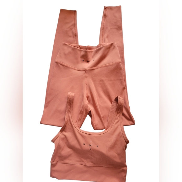 Nike Dri Fit XS TP Coral SportBra Legging - Picture 2 of 4